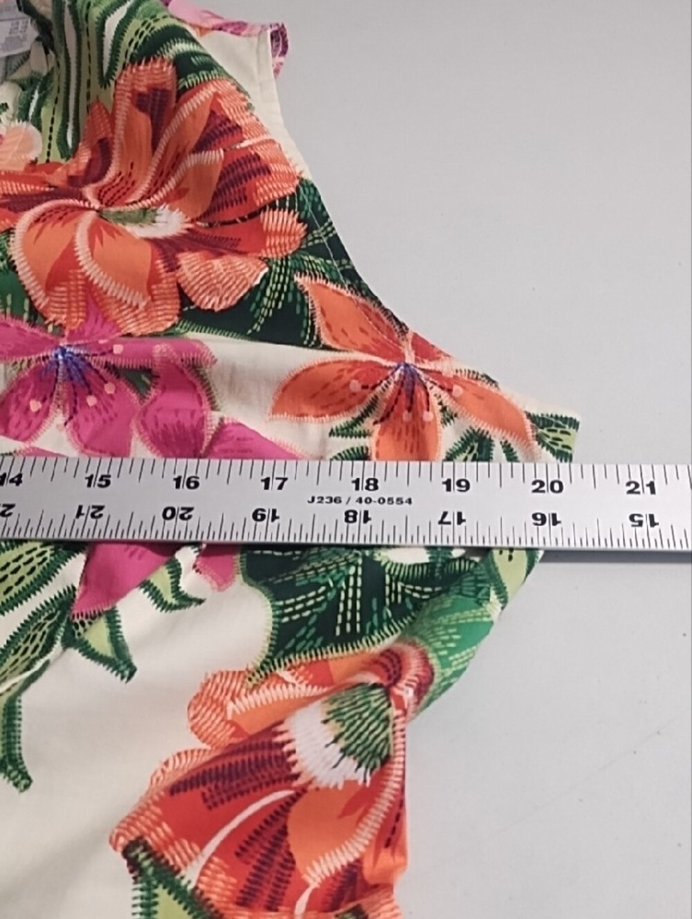 Sleeveless Cream Maxi Dress with Vibrant Tropical Floral Print Pockets - Picture 8 of 15